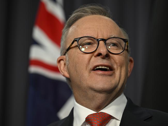 CANBERRA, AUSTRALIA  - NewsWire Photos - January 16, 2025:  Prime Minister Anthony Albanese holds a press conference at Parliament House in Canberra. Picture: NewsWire / Martin Ollman