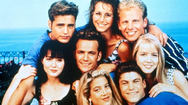 The cast of Beverly Hills 90210 — Jason Priestley as Brandon Walsh, Gabrielle Carteris as Andrea Zucherman, Iain Ziering as Steve Sanders, Jenni Garth as Kelly Taylor, Brian Austin Green as David Silver, Tori Spelling as Donna Martin, Luke Perry as Dylan McKay and Shannen Doherty as Brenda Walsh.