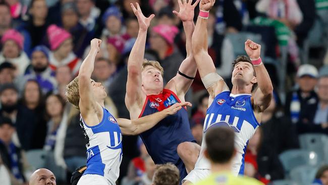 Jackson Archer (left) and Charlie Comben (right) have played impressive roles in North Melbourne’s backline during the bottom side’s mid-season resurgence. Picture: Dylan Burns / Getty Images