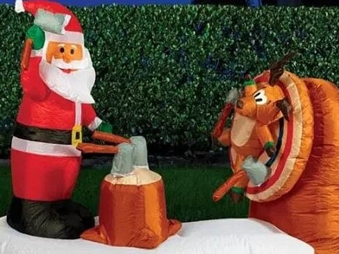 Bunnings' new inflatable santa decoration