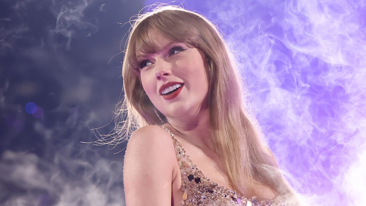 Taylor Swift Hits Pop Billionaire Status: Magazine Report – Billboard