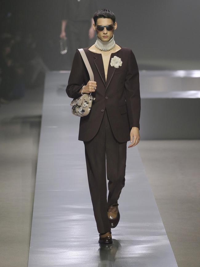 Pearls at Fendi men's autumn-winter 2022/23.