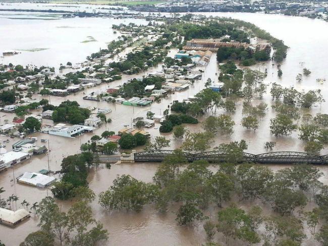 28/01/2013 NEWS: Murray, David SEQ Flood Update Bundaberg from the air - Twitpi Pic. Supplied