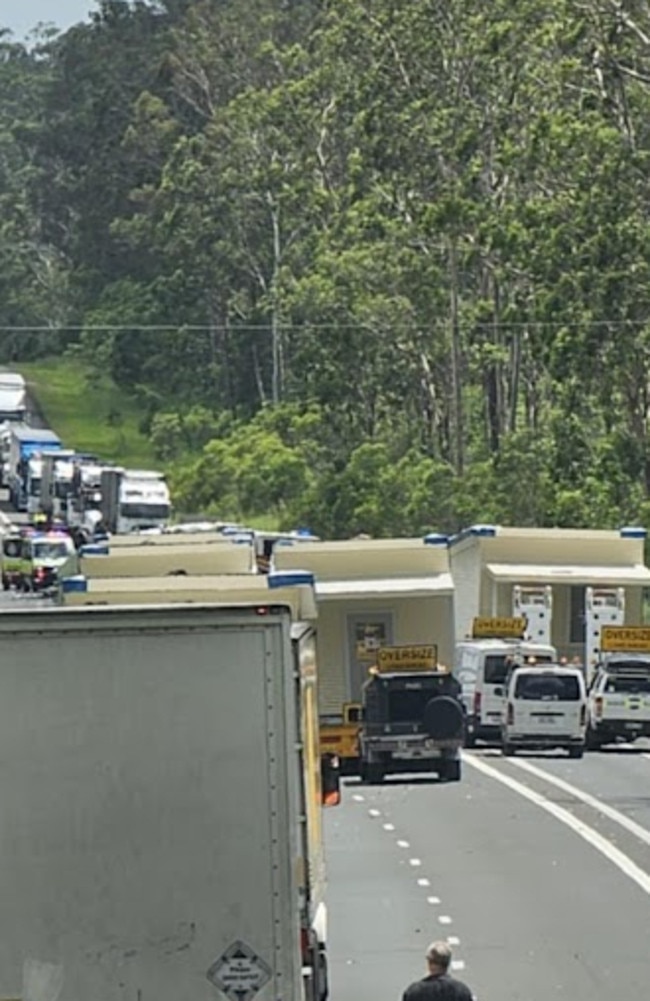 A tragic crash has closed the Bruce Hwy at Owanyilla on the Fraser Coast. Traffic is banked up for several kilometres. PHOTOS: Jacqueline Broad.