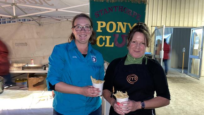 Stanthorpe Pony Club secretary Emily Foresto with President Kathy Hart at their hot chips stall at the Snowflakes in Stanthorpe 2021 festival. Photo: Madison Mifsud-Ure / Stanthorpe Border Post