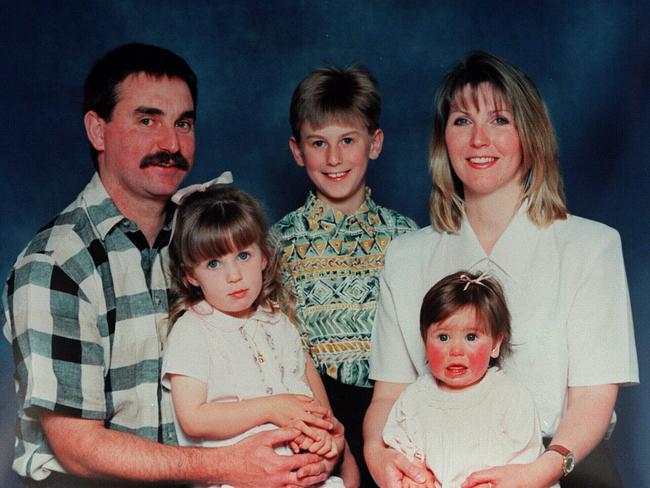 Murder victim Jane Thurgood-Dove with husband Mark and children Ashley, Scott and Holly.