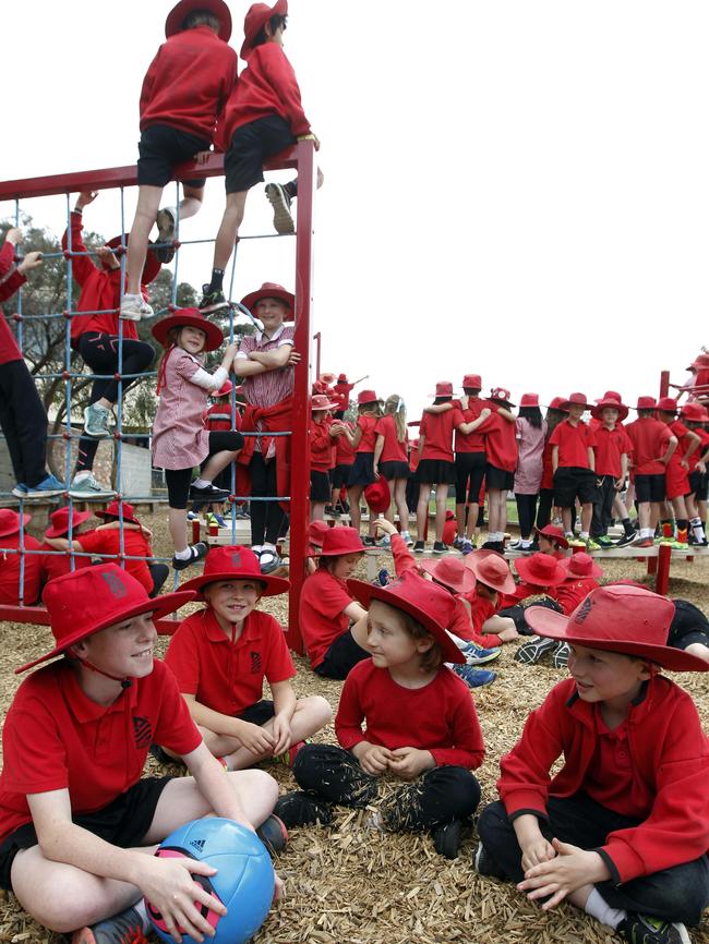 Children playing in the crowded St Kilda Primary School's packed playground. Picture: Richard Serong
