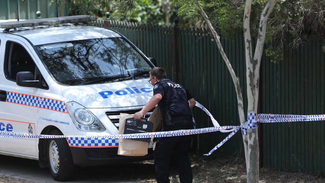 Police outside the Sunnybank Hills home. Picture Peter Wallis