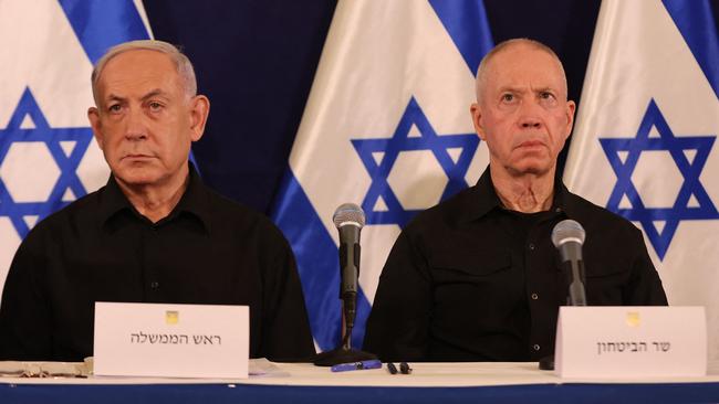 Israeli Prime Minister Benjamin Netanyahu (L) and Defence Minister Yoav Gallant speak to reporters. Picture: AFP.