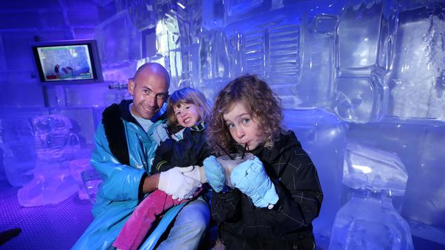 People visiting Melbourne's Chill On Ice Bar at Southbank, keeping cool during the heat wave. Now a similar bar wants to open on the Gold Coast.