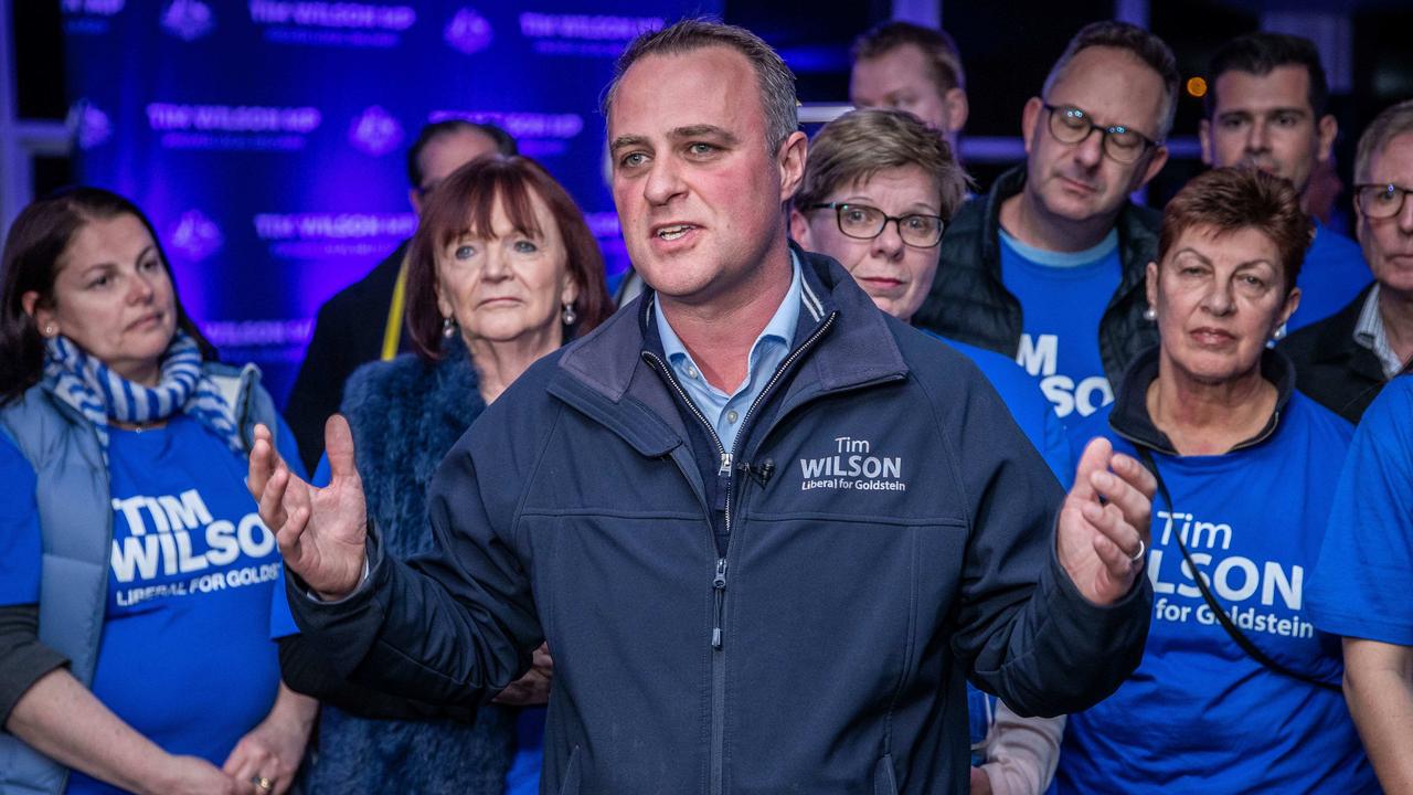 Tim Wilson takes lead in Goldstein, Bandt trailing Labor