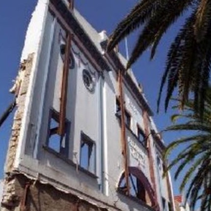 The facade of Cronulla Cinemas still stood during the 1998 renovations.