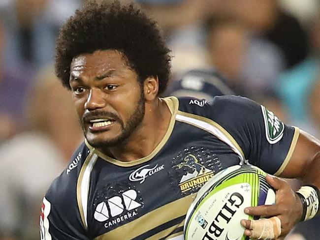 SYDNEY, AUSTRALIA - MARCH 18: Henry Speight of the Brumbies evades the defence of Andrew Kellaway and Israel Folau of the Waratahs in his way to scoring a try during the round four Super Rugby match between the Waratahs and the Brumbies at Allianz Stadium on March 18, 2017 in Sydney, Australia. (Photo by Mark Kolbe/Getty Images)