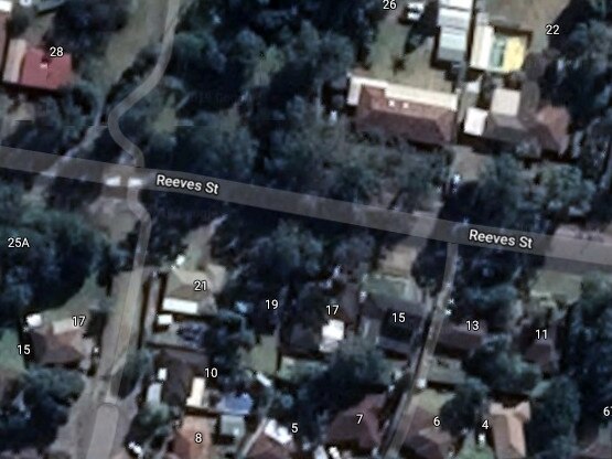 13 Reeves St is less than 100m from the public pathway