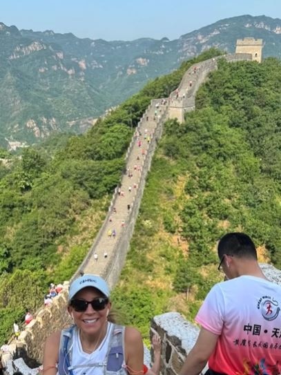 Carrie Bickmore doing the Great Wall of China Marathon.