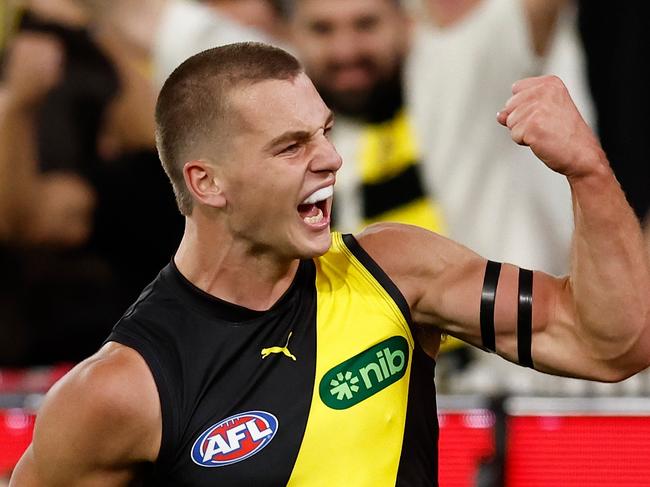MELBOURNE, AUSTRALIA - MARCH 13: Debutant, Sam Lalor of the Tigers celebrates his first league goal during the 2025 AFL Round 01 match between the Richmond Tigers and the Carlton Blues at the Melbourne Cricket Ground on March 13, 2025 in Melbourne, Australia. (Photo by Michael Willson/AFL Photos via Getty Images)