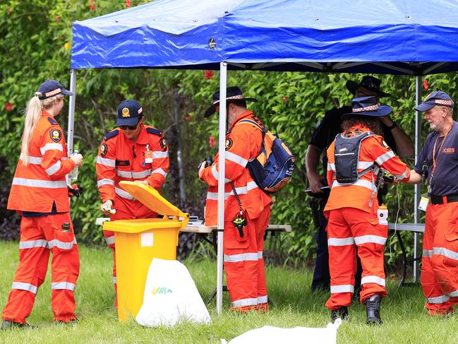 88 Year Old lady dies after falling into a sceptic tank. SES volunteers at the property at 169 Brookbent Road, Pallara. Pics Adam Head