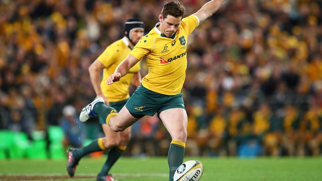 SYDNEY, AUSTRALIA - AUGUST 20: Bernard Foley of the Wallabies kicks for goal during the Bledisloe Cup Rugby Championship match between the Australian Wallabies and the New Zealand All Blacks at ANZ Stadium on August 20, 2016 in Sydney, Australia.  (Photo by Brendon Thorne/Getty Images)