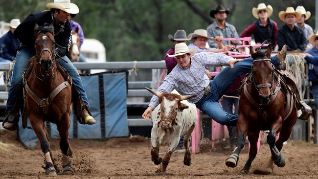 Jace Land and Heath Nichols will be saddling up for the 2022 APRA national finals.