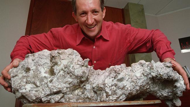 While we’re talking silver, check out this 165kg nugget found at Elizabeth Hill in WA in May 2000. Mining project manager Hugh Pinnige certainly seems happy.