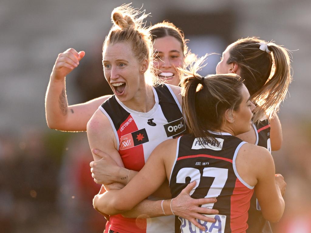 AFLW news: St Kilda forward Kate Shierlaw eyes North Melbourne move ...