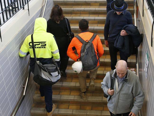 SYDNEY, AUSTRALIA - NewsWire Photos JULY 17, 2024:  Commuters at Central station in  Sydney. The Australian Bureau of Statistics, (ABS) releases it's latest job figures tomorrow.  Picture: NewsWire / John Appleyard