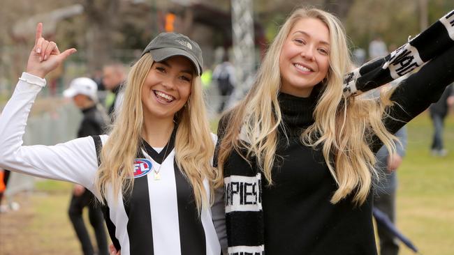 28/09/2018: Collingwood supporters Phoebe & Sasha Jones at the AFL Grand Final parade in Melbourne. Stuart McEvoy/The Australian.