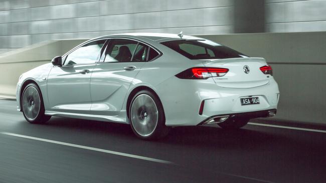 German Holden Commodore tested: four-cylinder versus V6 reveals a ...