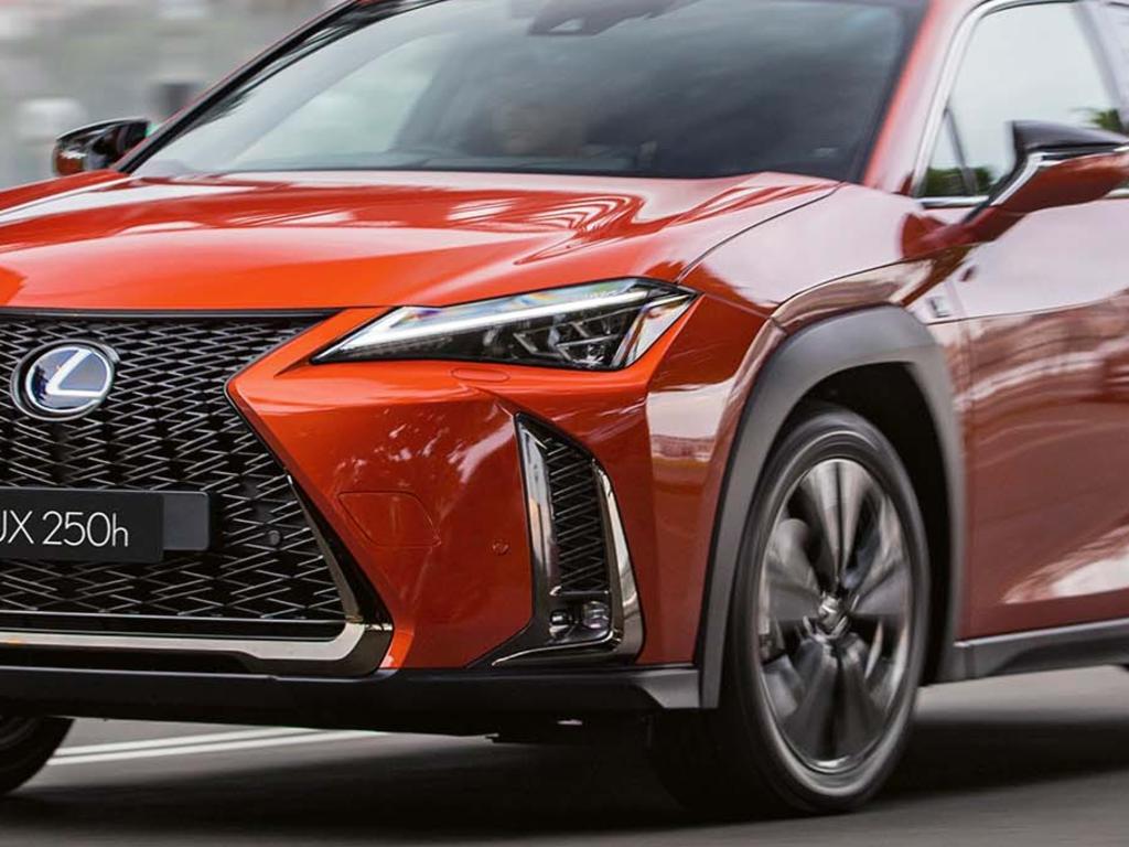 TWAM-20191005
EMBARGO FOR TWAM 5 OCT 2019
NO REUSE WITHOUT PERMISSION

FEE MAY APPLY

MOTORING
LEXUS UX 250h F Sport