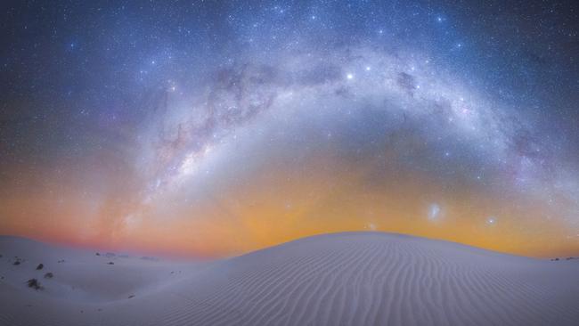 William Godward captured this panorama at the Yanerbie Sandhills near Streaky Bay on the Eyre Peninsula.