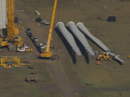 Work stops at MacIntyre Wind Farm after worker death