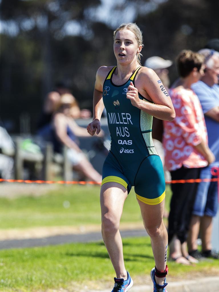 Joanne Miller AUS during the run leg of the Women's Elite &amp; U23 Devonport Triathlon. PICTURE CHRIS KIDD