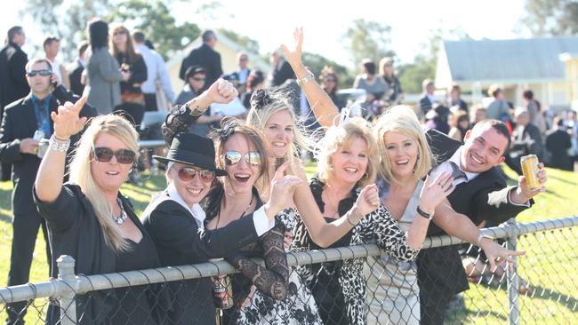 BSM 18.6.2011 Color at the Ipswich Cup races. Kirby Watts, Sari Wimpenny, Sorrell McMahon, Felicity Thomson, Kerry Rodrigues, Teagan and Andrew Holland. Pic Jono Searle