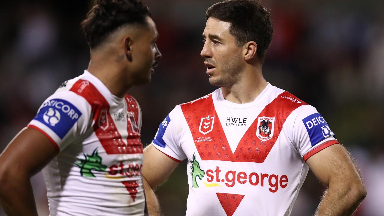 WOLLONGONG, AUSTRALIA - JUNE 23: Ben Hunt of the Dragons reacts during the round 17 NRL match between St George Illawarra Dragons and New Zealand Warriors at WIN Stadium on June 23, 2023 in Wollongong, Australia. (Photo by Jason McCawley/Getty Images)