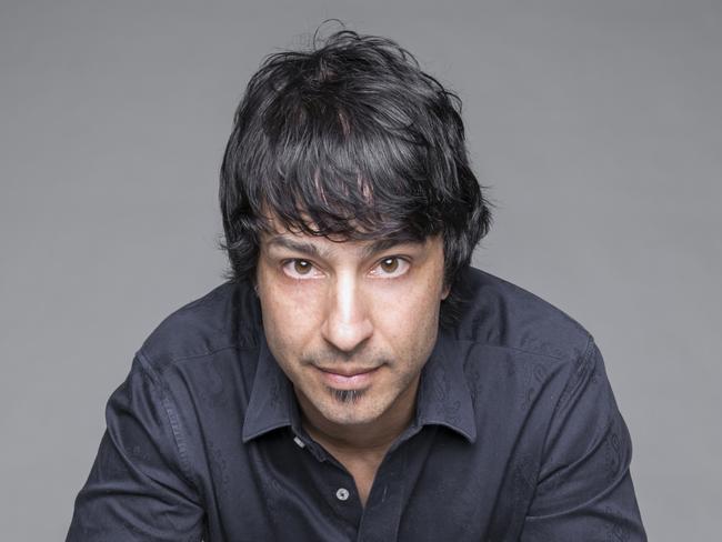 Qweekend Arj Barker