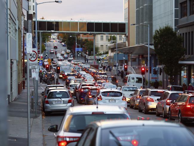 ARGYLE TRAFFIC JAM.  Motorists were delayed for up to 5 hours in the Hobart City Council operated Argyle Street carpark this afternoon.  PICTURE : MATT THOMPSON