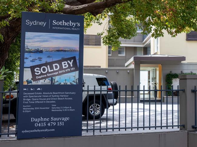 SYDNEY, AUSTRALIA, NewsWire Photos January 13, 2023: Generic property houses for sale. Latest national data for borrower-accepted finance commitments for housing, personal and business loans has been released.  Picture NCA NewsWire / Seb Haggett