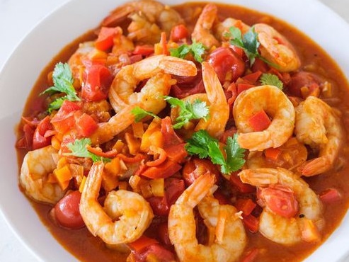 Healthier Brazilian prawn stew (moqueca).