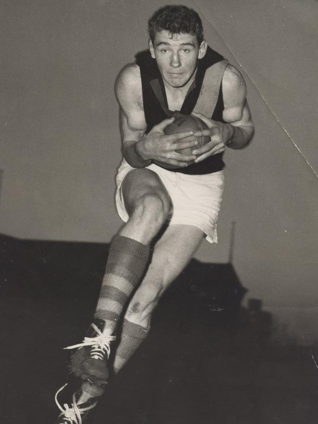 Three-time Morrison Medal winner Ray Willett from Mooroopna went within one vote of winning at Morris Medal when he played for Corowa.
