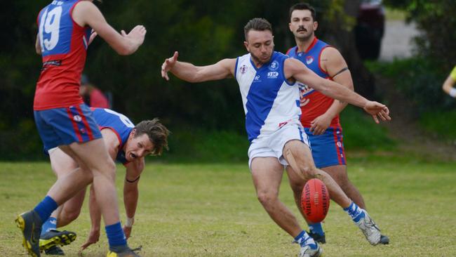 Cockledivers’ A grade games record holder Aaron Peterson in action. Picture: AAP/Brenton Edwards