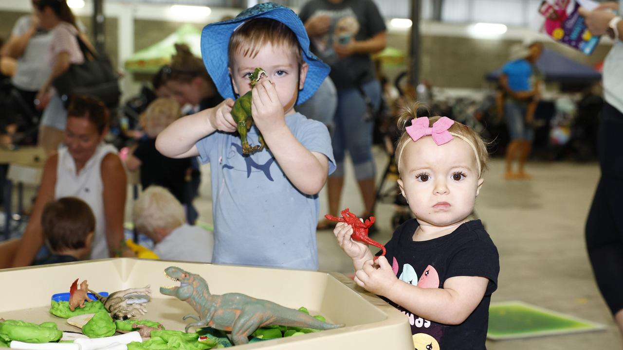 Pictures: Photo gallery of cute kids and toddlers playing at Messy Play ...