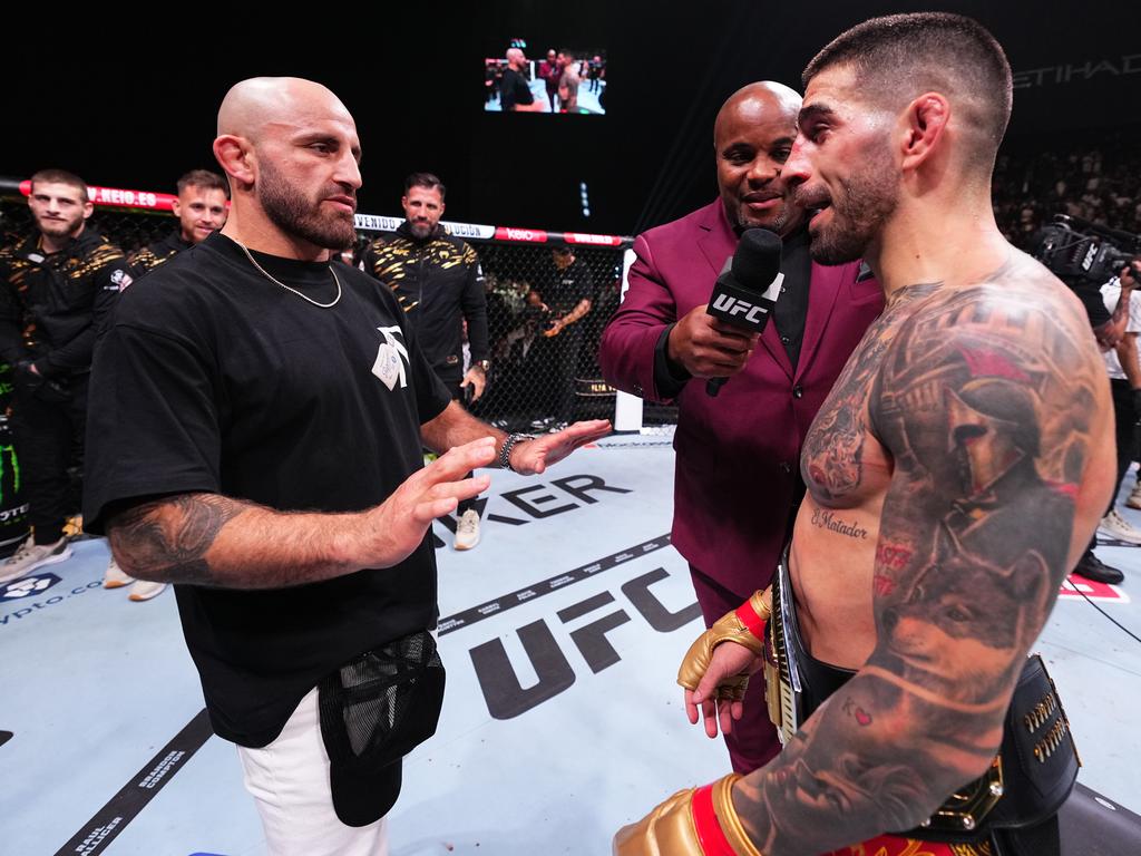 Alex Volkanovski (L) wants a rematch with Ilia Topuria. Picture: Chris Unger/Zuffa LLC