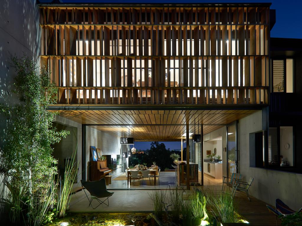 Riverbank House / Wilson Architects