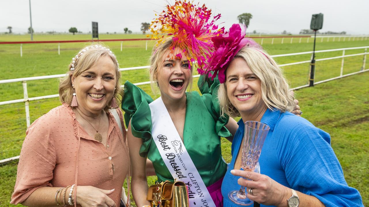 Best Dressed Lady – Contemporary winner Eloise Handley with Melinda Ott (left) and Linda Mantova at the Clifton Jockey Club Clifton Cup races, Saturday, October 22, 2022. Picture: Kevin Farmer