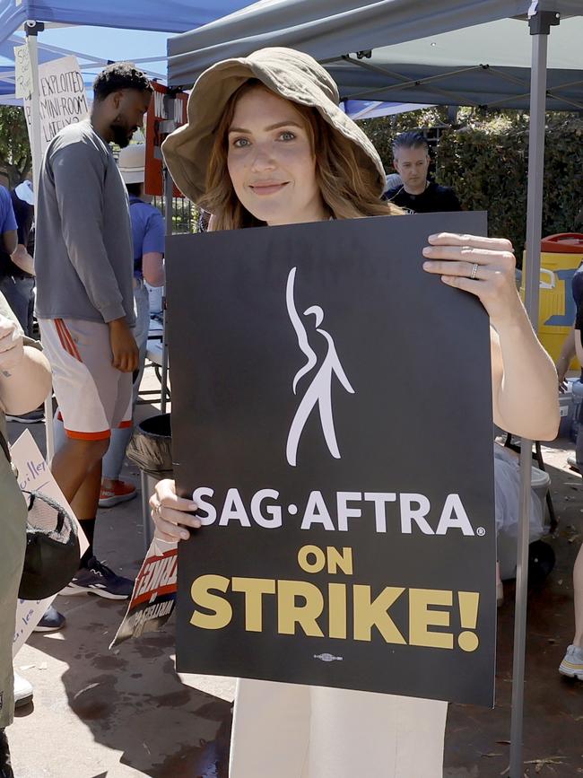 Mandy Moore was also part of the strike in LA. Picture: Kevin Winter/Getty Images