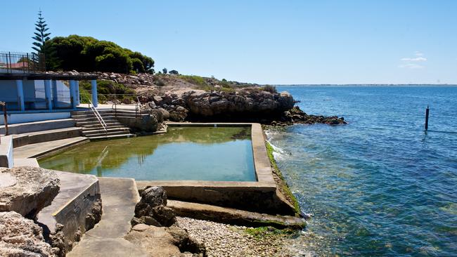 The Edithburgh tidal pool at low tide. 