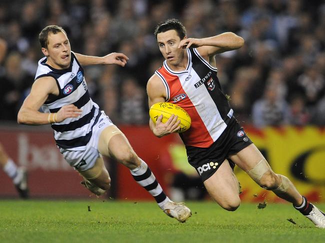 James Kelly chases Stephen Milne. The Cats and Saints had a genuine rivalry around the turn of the decade.