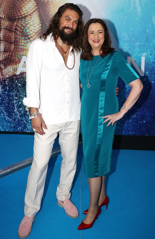 Aquaman star Jason Momoa and Annastacia Palaszczuk at the Australian premiere of Aquaman. Picture: Nigel Hallett