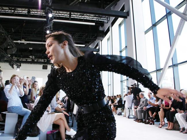 Bella Hadid Is the Runway Queen of Fall 2017 Fashion Week