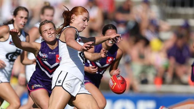 Carlton’s Grace Egan takes a kick against Fremantle during the AFLW 2022 season.